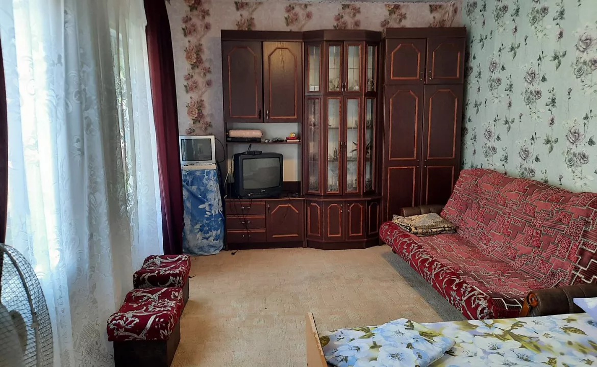 Отдельно стоящий домик с кухней, для 6-ти человек.. Гостевой дом "Галина" . Вишневка Отдельно стоящий домик с кухней, для 6-ти человек.. Гостевой дом "Галина" . Вишневка