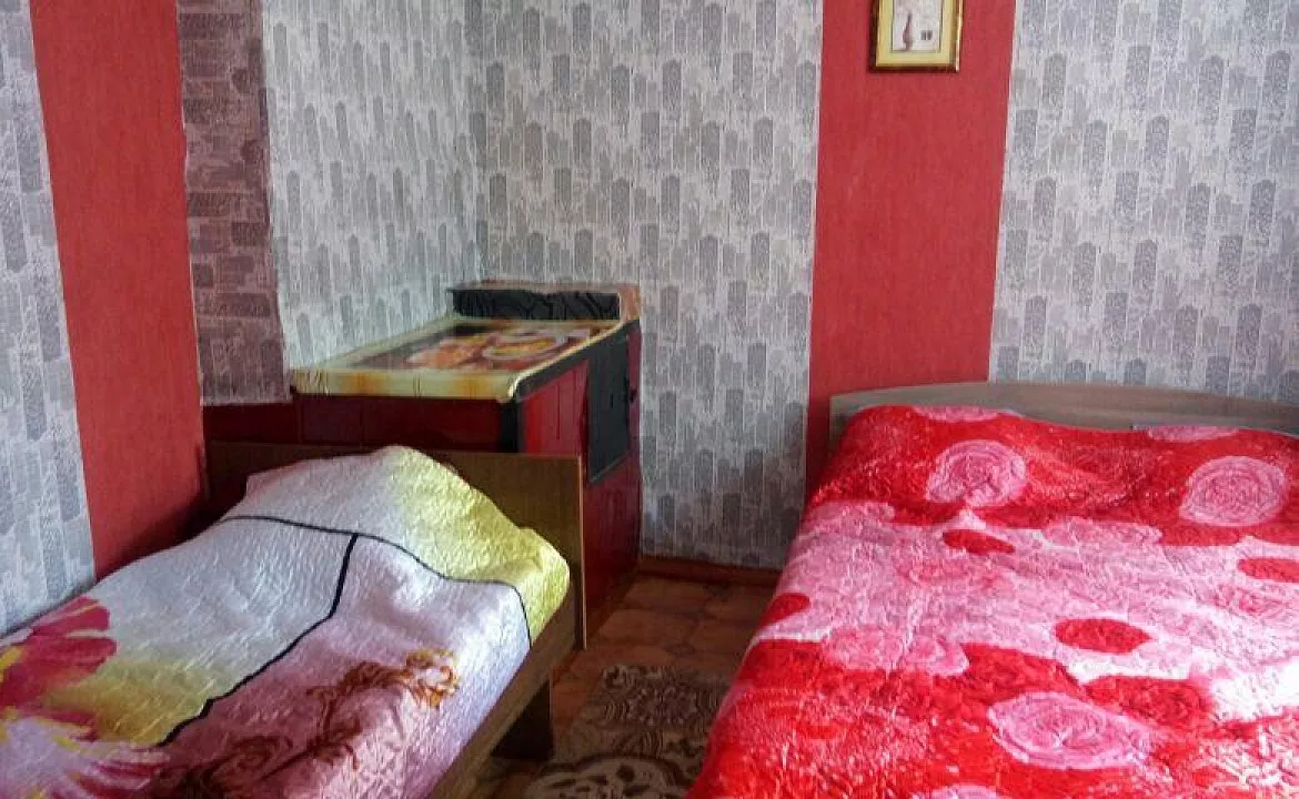 Трехместный номер Комфорт. Гостевой дом "Вероника" - Должанская. Должанская