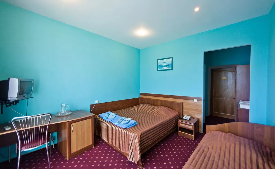 Четырехместный «Стандарт». Отель Водноспортивный клуб-отель "Торнадо". Ейск