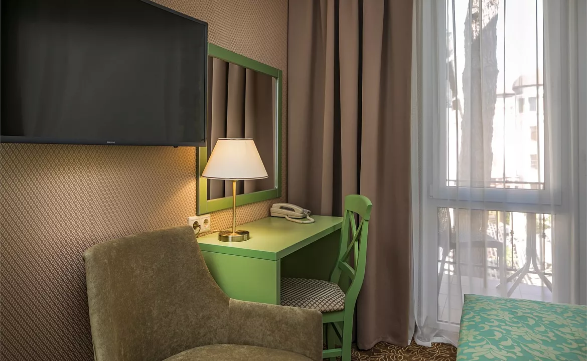 Номер первой категории с балконом. Отель "Marsel". Геленджик