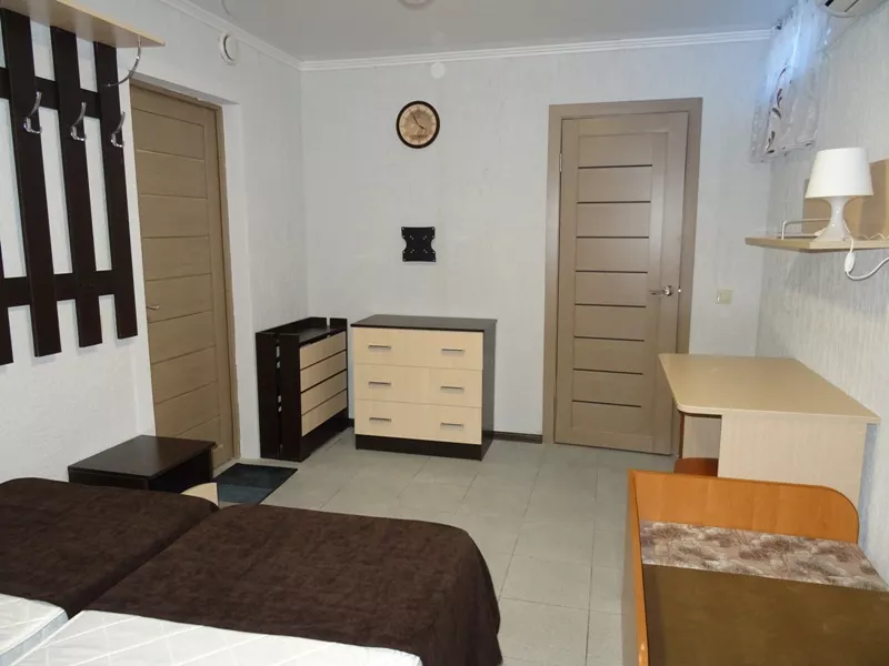 Стандарт (цокольный этаж). Гостевой дом "Золотые пески". Гудаута