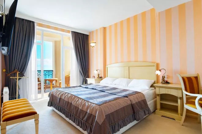 Сьют трехкомнатный. Отель Алые Паруса. Феодосия