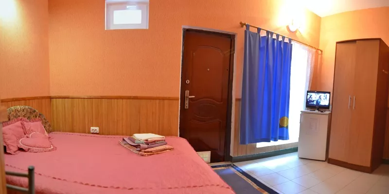 1-комнатный без балкона. Мини-отель "Домик со слоном". Рыбачье 1-комнатный без балкона. Мини-отель "Домик со слоном". Рыбачье