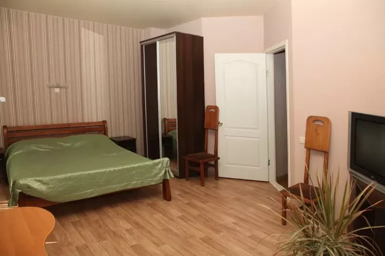 1-комнатный с кухней + балкон. Гостевой дом Эйлат. Партенит