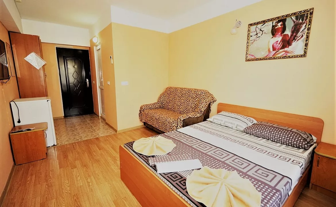 3-х местный номер стандарт. Гостевой дом "Лазурит". Лазаревское