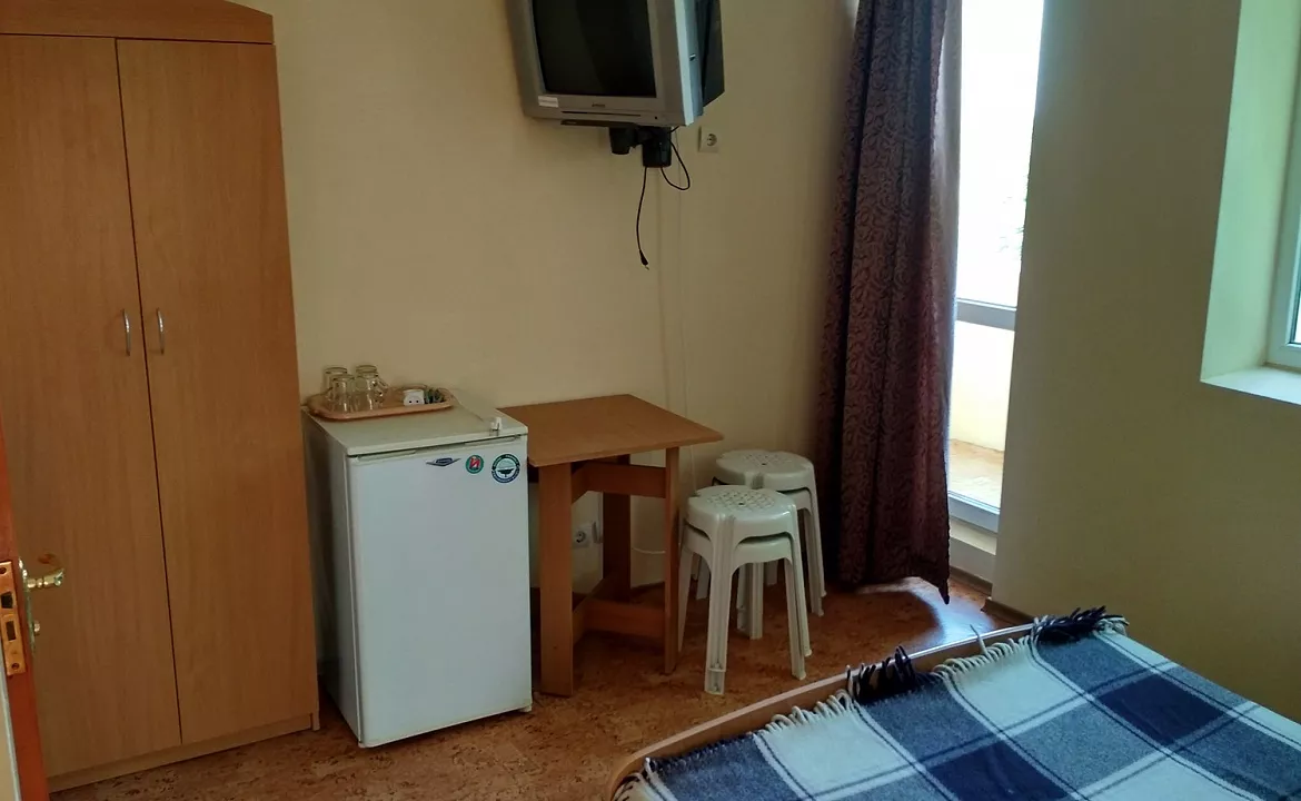 4-х местный стандартный двухкомнатный номер. Гостиница "ВИКТОРиЯ" - Саки. Саки