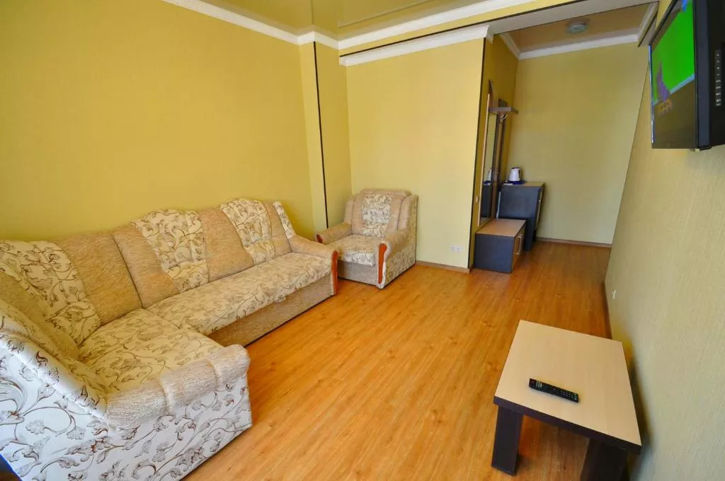 “Люкс” 5-ти местный 2-х комнатный. Отель "АТЛАС". Витязево