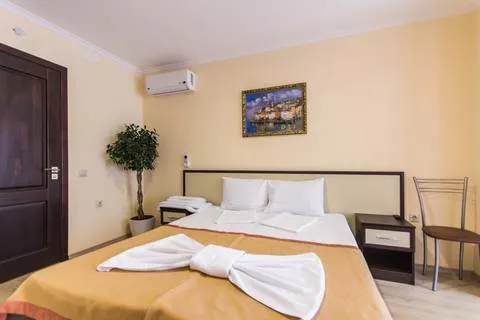 Трехместный «Комфорт». Гостевой комплекс "Альбатрос". Архипо-Осиповка