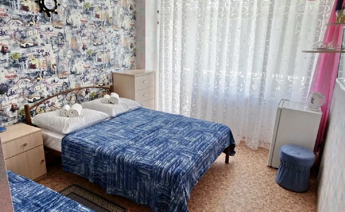 трехместный номер с балконом. Гостевой дом «Ангара». Алушта