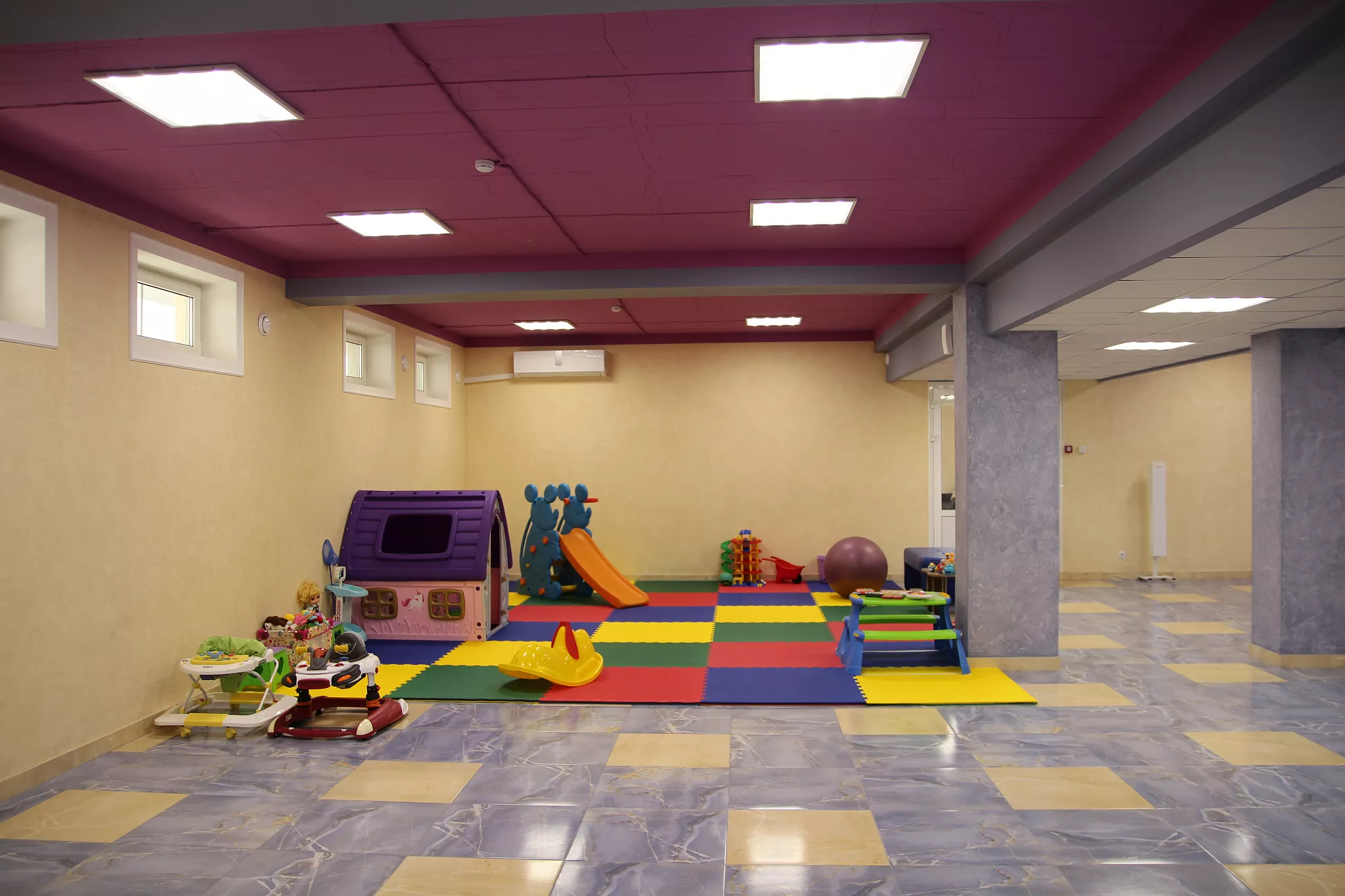 . Отель "РЕВЮ". Агой