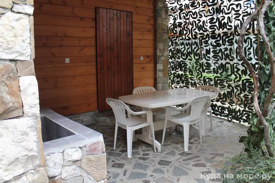 Коттедж с отдельной кухней. Гостевой дом "Алфавит". Адлер Коттедж с отдельной кухней. Гостевой дом "Алфавит". Адлер