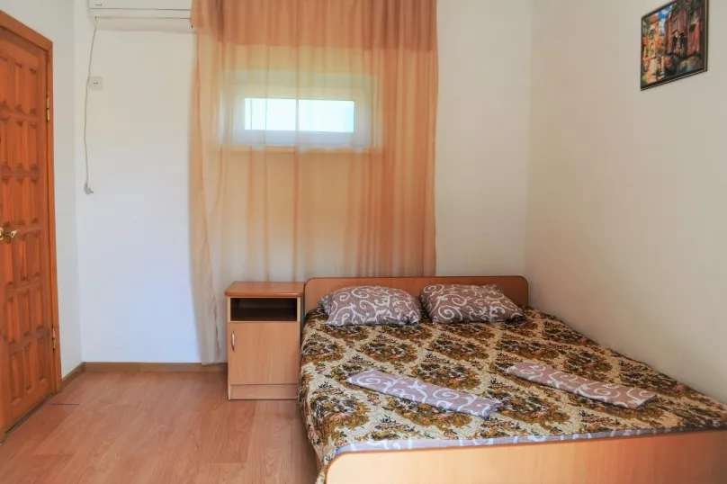 . Гостевой дом У Георгия . Витязево