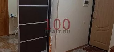 Квартира в многоквартирном доме Однокомнатная Кати Соловьяновой 84