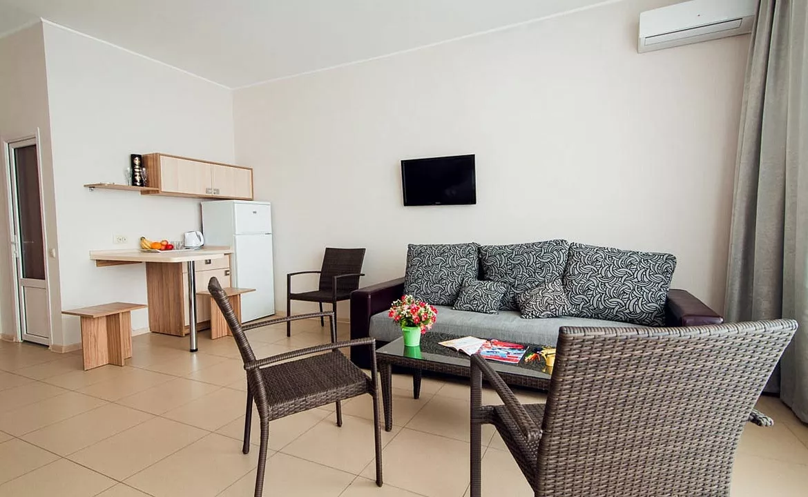 ЭЛЛИНГ ДЕЛЮКС. Отель Островок. Феодосия