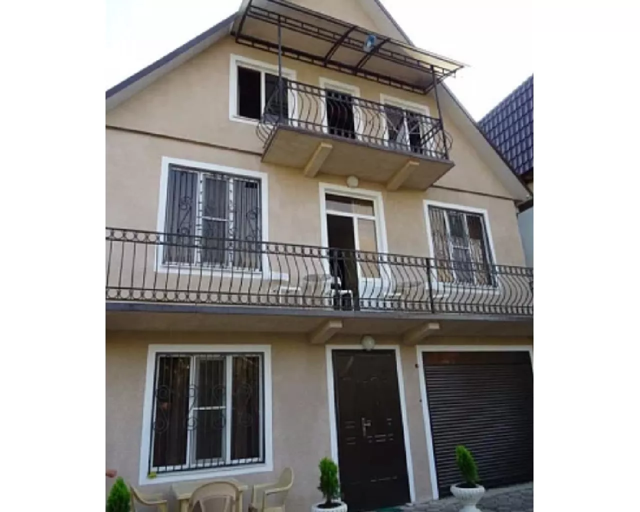 . Частный сектор Две сестры. Сухум