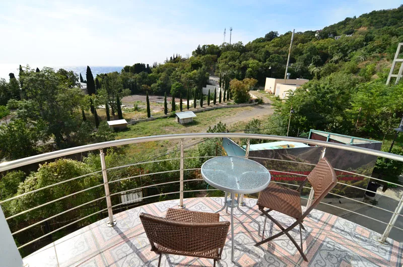 2-местный номер с балконом и видом на море. Вилла «Камилла». Лазурное