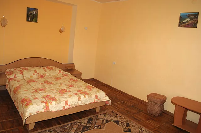 2-х комнатный номер корпус (кондиционер.ТВ.Х.Бойлер). Пансионат "Золотой берег". Береговое