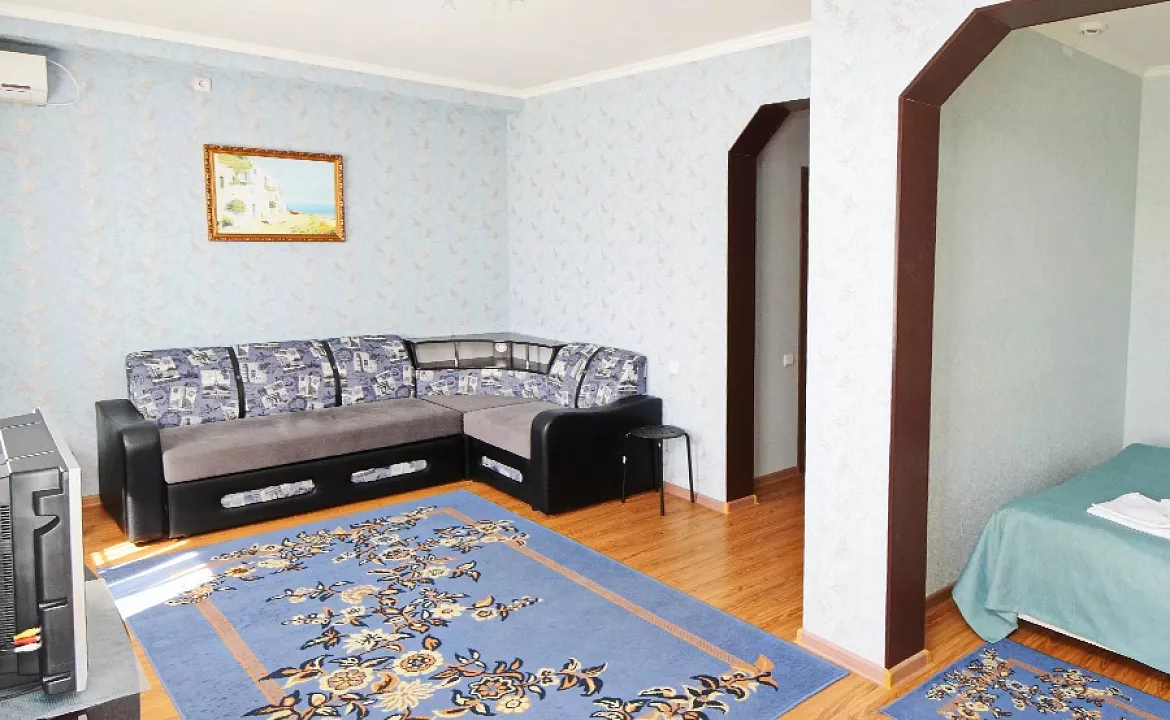 Делюкс. Гостевой дом "Александровский". Темрюк