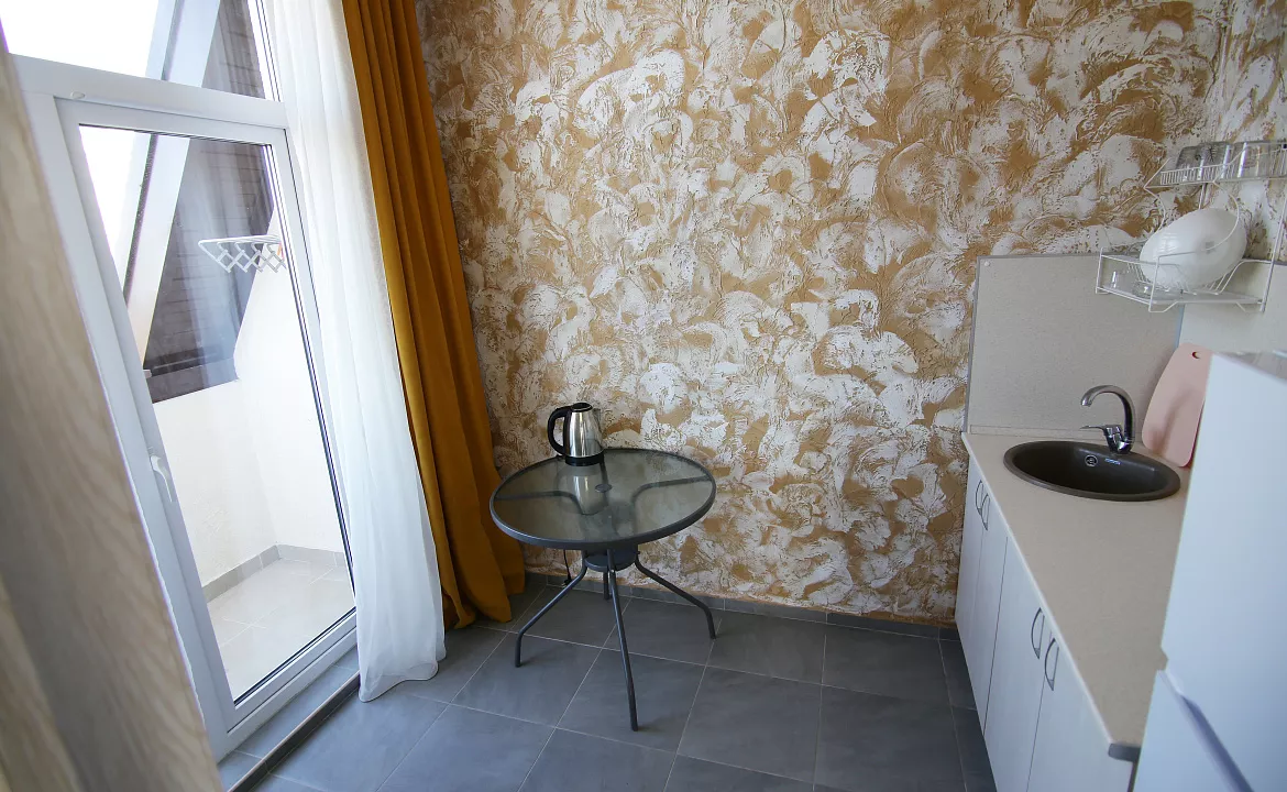 Апартаменты с террасой на 3-х человек. Гостевой дом "МЕЛИС". Дивноморское