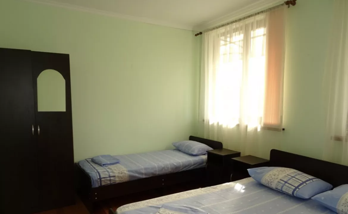 Трёхместный . Частный сектор Гостевой дом «Соломон». Сухум