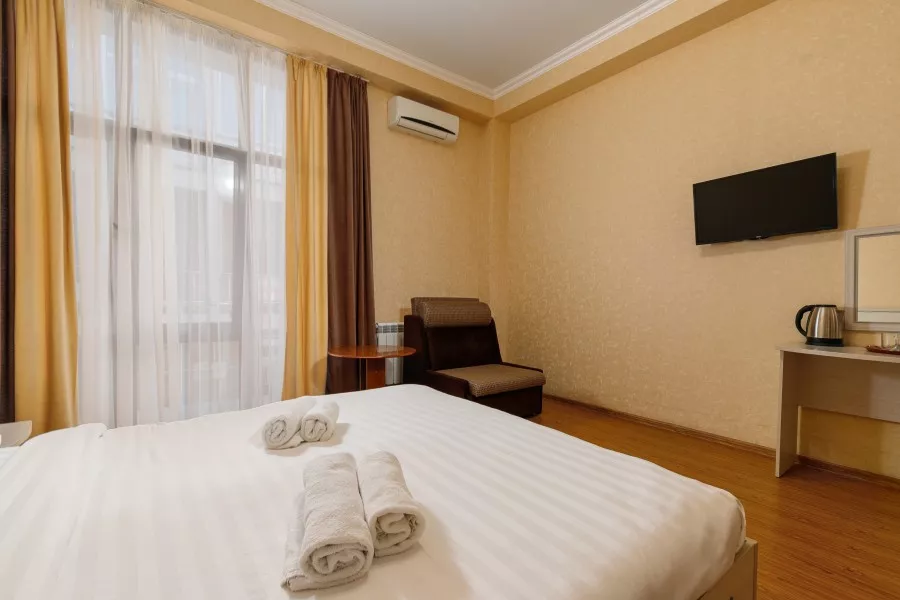 Номер комфорт с балконом для 3 гостей. Гостевой дом Ева. Адлер