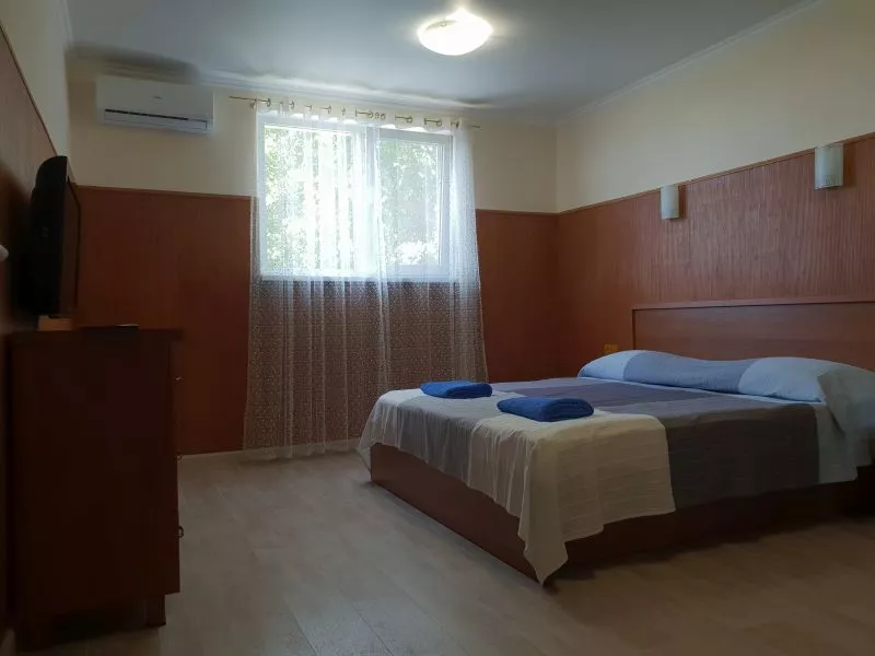 Двухкомнатный VIP № 55. Гостевой дом "Рай". Алушта