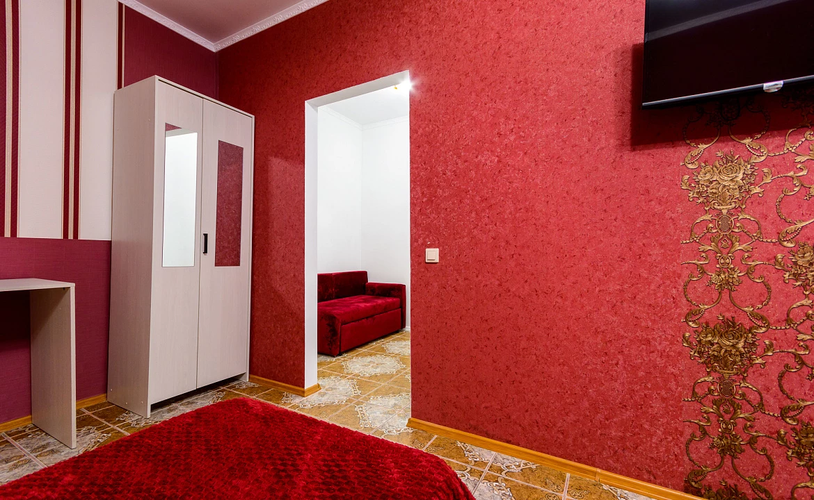 Семейный трёхместный комфорт. Гостевой дом УЮТ на ул. Новороссийское шоссе 1/7. Джубга