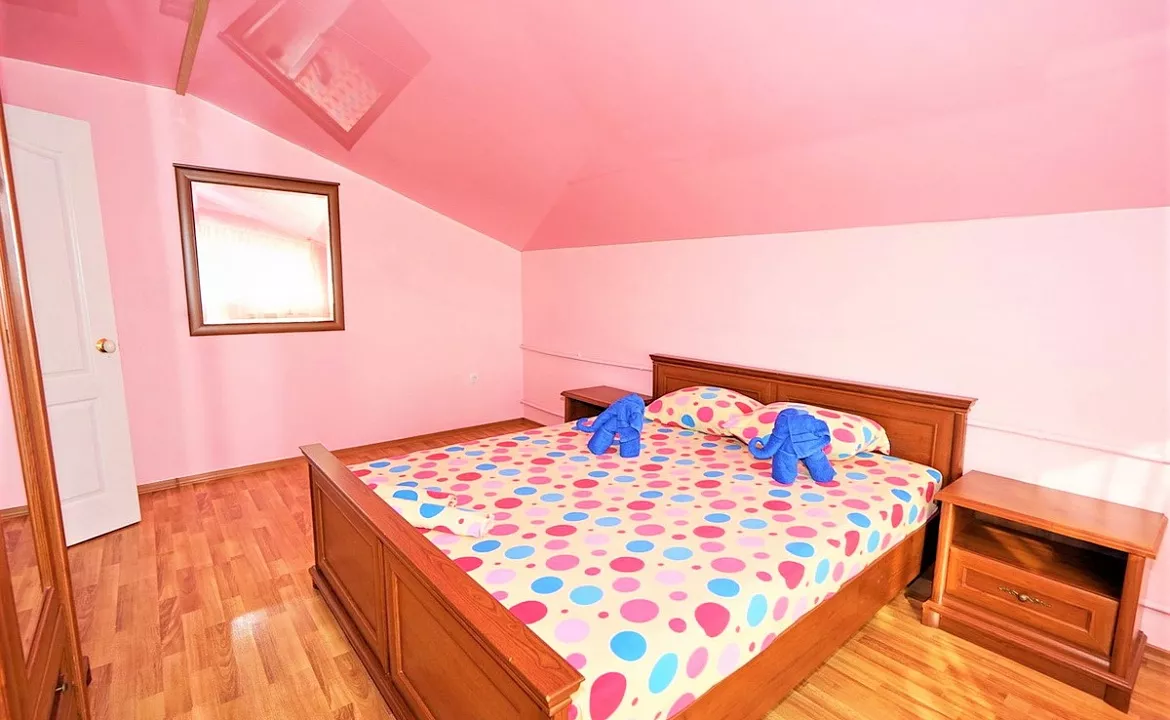 3-х комнатный номер люкс с кухней 6-7 чел . Гостевой дом "Лазурит". Лазаревское