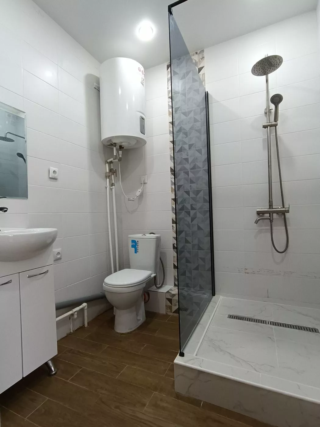 . Квартира в многоквартирном доме Квартира под ключ с балконом в элитном ЖК СЕМЕЙНЫЙ . Лазаревское