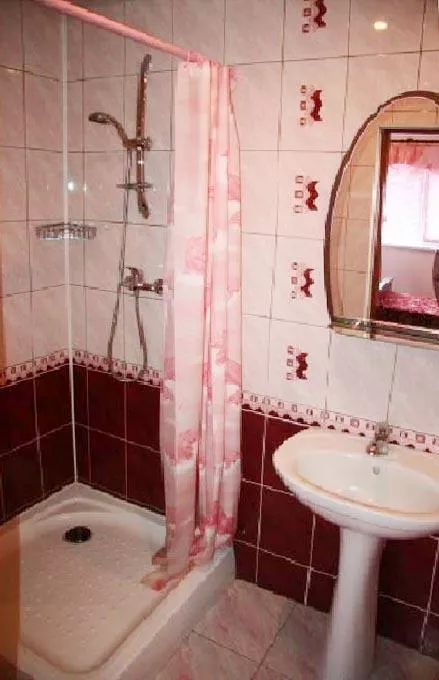 Двухкомнатные апартаменты с кухней. Гостевой дом " Китей ". Керчь