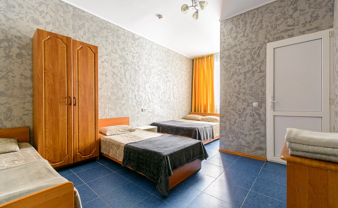 Четырёхместный стандарт. Гостевой дом УЮТ на ул. Новороссийское шоссе 1/7. Джубга