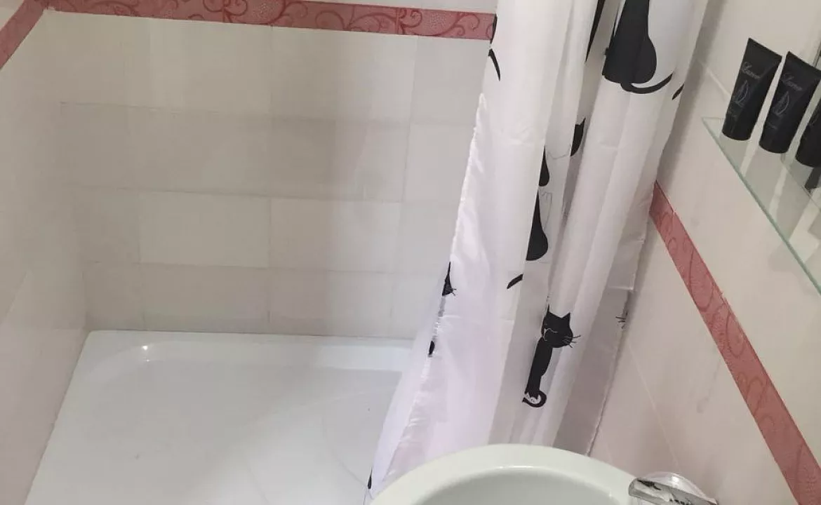 Трёхместный номер. Гостевой дом «Пчела». Ейск