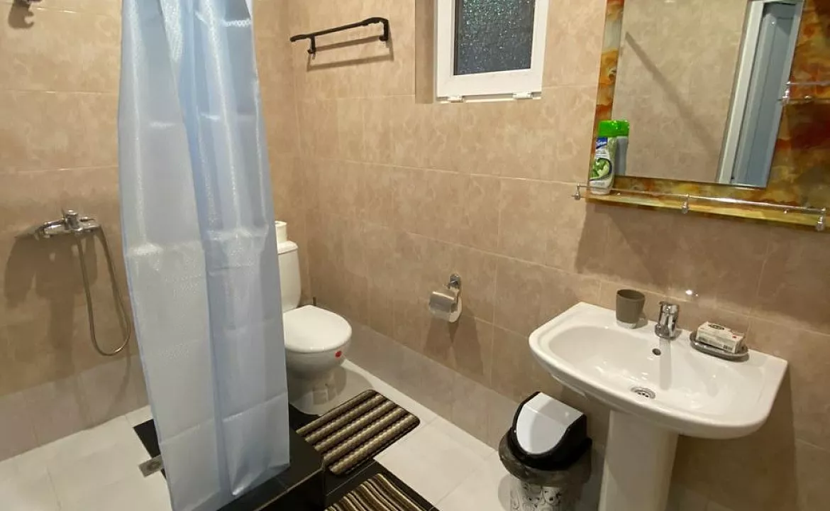 4-х местный номер с отдельным индивидуальным входом Завтрак включен. База отдыха "Скурча". Сухум