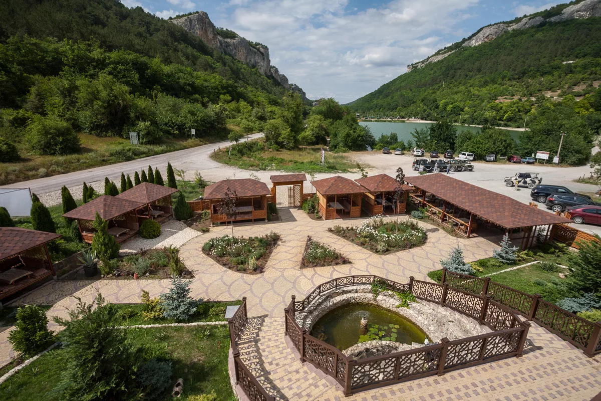 . Отель «Мангуп Кале» . Куйбышево