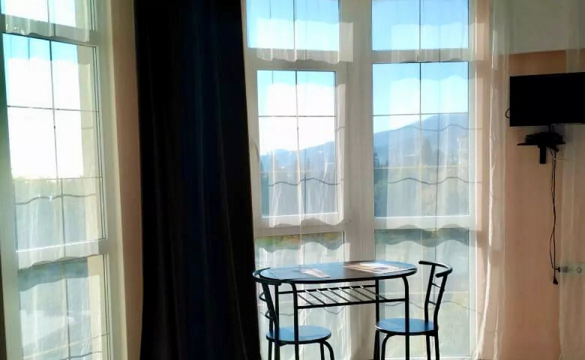 Круглый видовой номер. Отель Апарт отель "Дуэт". Ялта