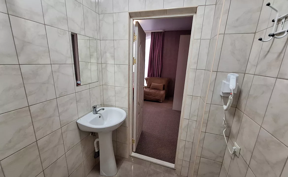 Апартаменты с террасой на 3-х человек. Гостевой дом "МЕЛИС". Дивноморское