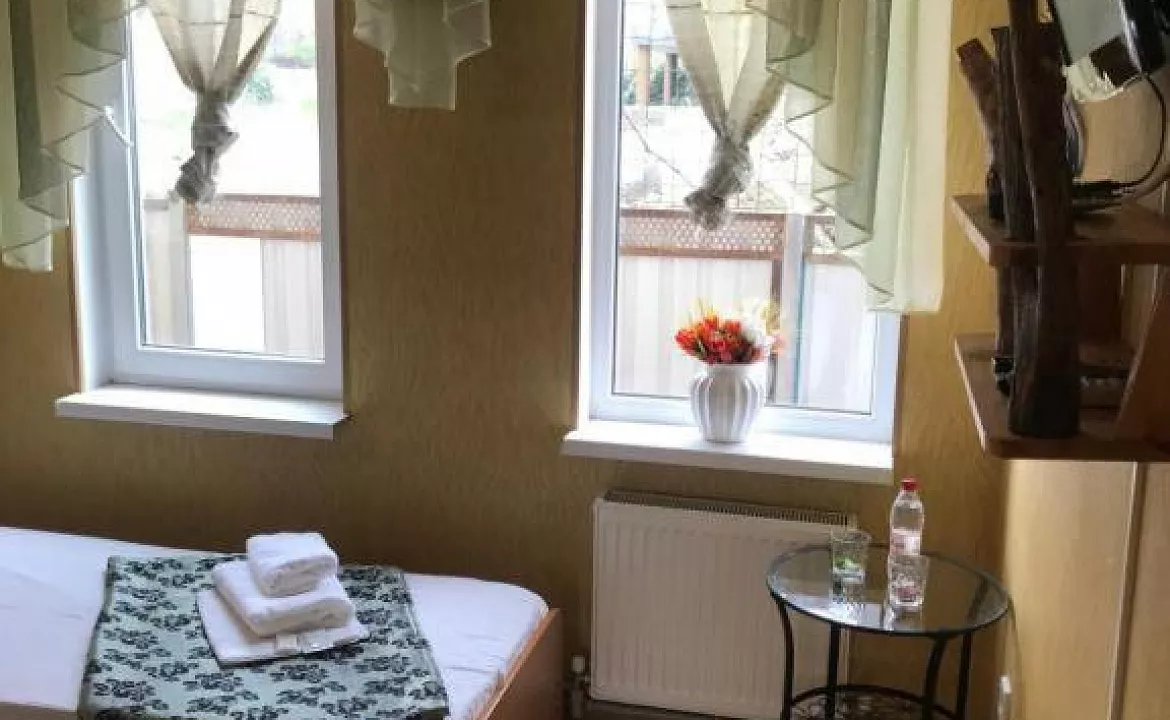 Трёх местный стандарт. Гостевой дом Связь Времён. Кабардинка