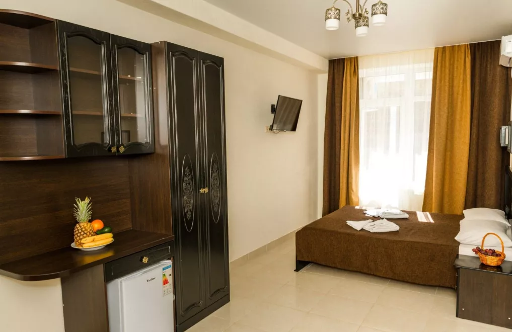 Двухкомнатный. Отель Парус. Береговое