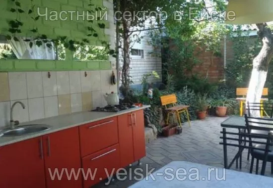 Двухкомнатный номер. Гостевой дом на Кропоткина 39. Ейск