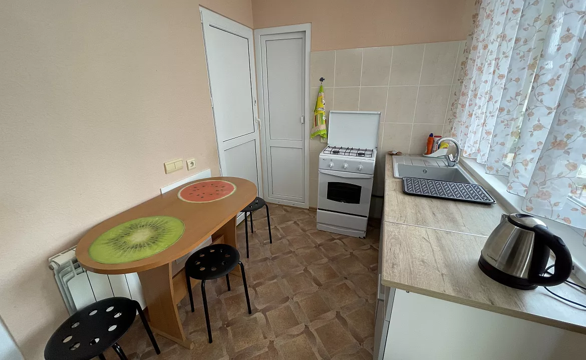 Однокомнатная квартира с кухней на 2 этаже. Гостевой дом "Виктория". Лазаревское Однокомнатная квартира с кухней на 2 этаже. Гостевой дом "Виктория". Лазаревское