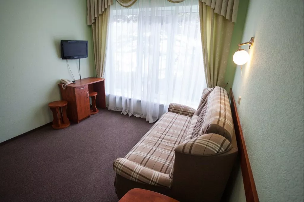 2-х комнатный люкс с кухней коттедж №4. Парк-отель "Родос". Кореиз