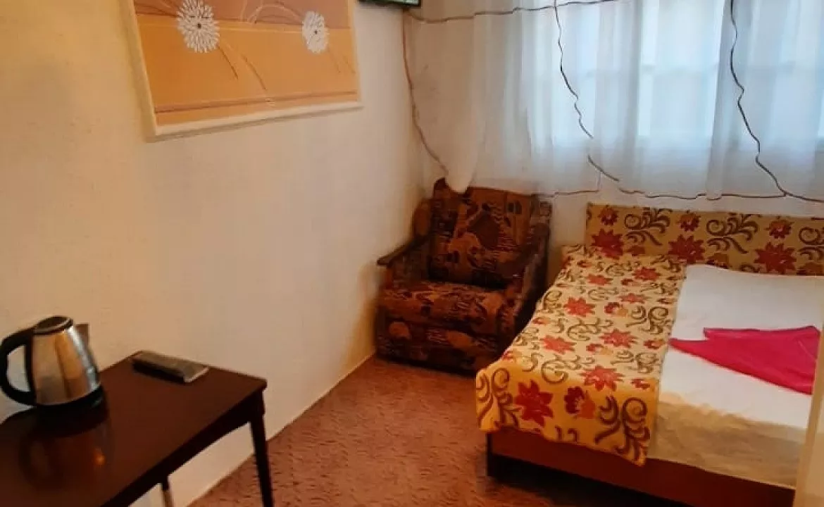 Трехместный с креслом. Частный сектор "Зеленый уголок у Стаса". Лазаревское - частный сектор Трехместный с креслом. Частный сектор "Зеленый уголок у Стаса". Лазаревское - частный сектор