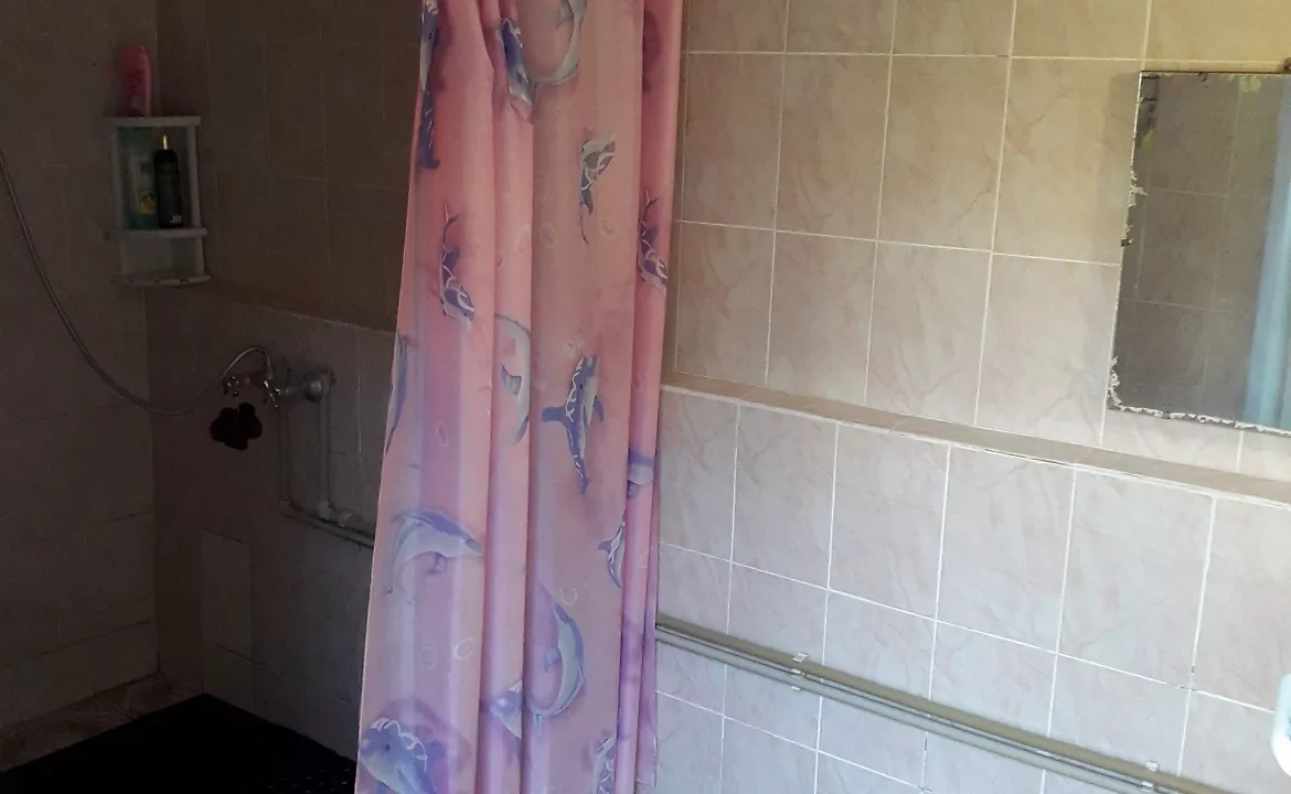 3х местный бюджетный, до 5ти лет бесплатно. Гостевой дом МОРЕ с бассейном и баней. Джубга