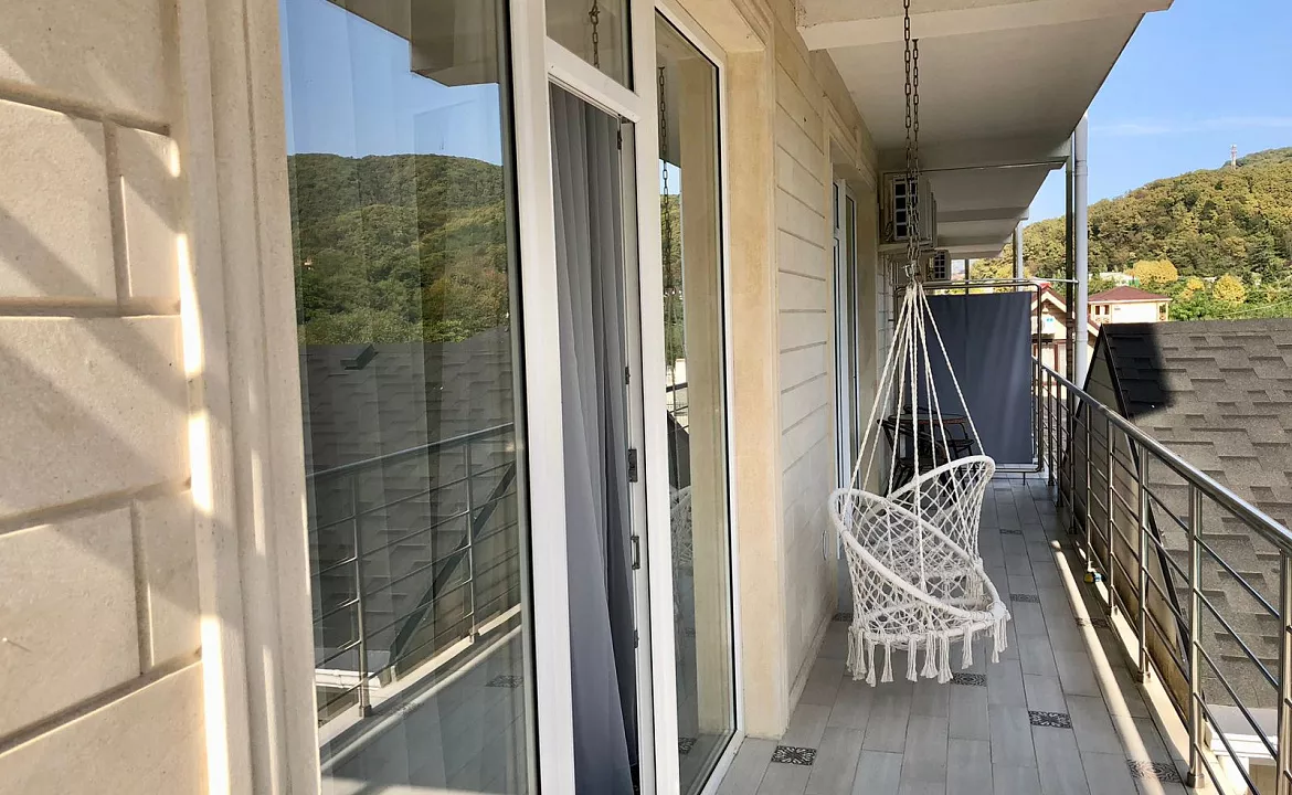 Двухкомнатный Супер Люкс с балконом вид на горы. Отель "РЕВЮ". Агой