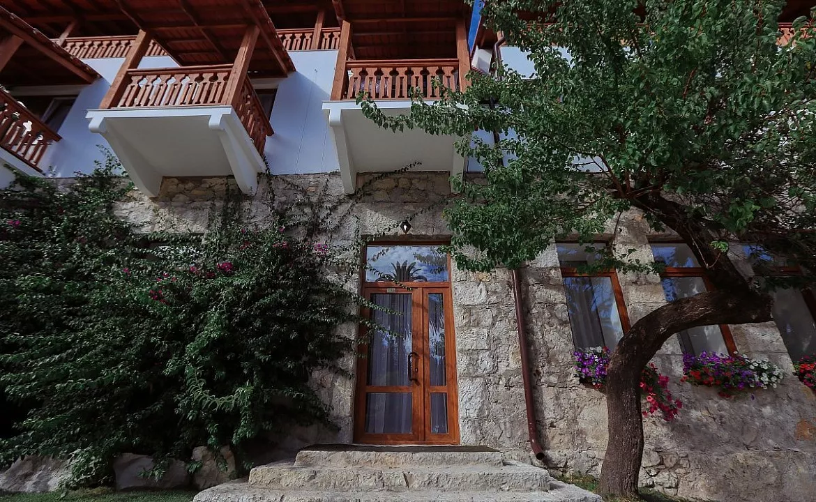 Апартаменты - Четырехместный трехкомнатный номер. Отель «Абаата». Гагра