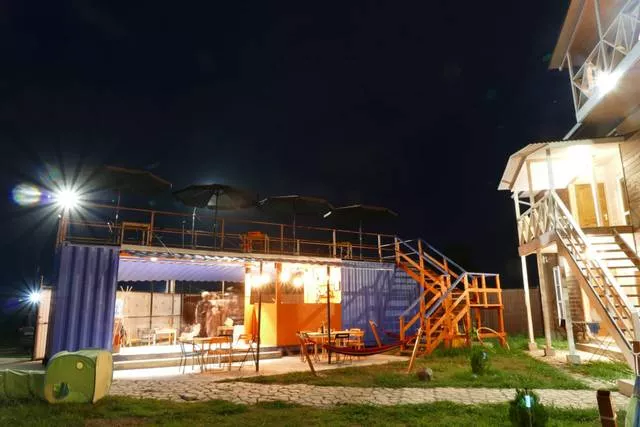 . Отель «Pine Beach». Пицунда