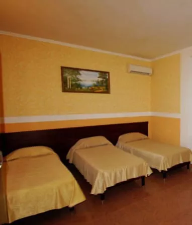 Трехместный номер  Трехместный номер