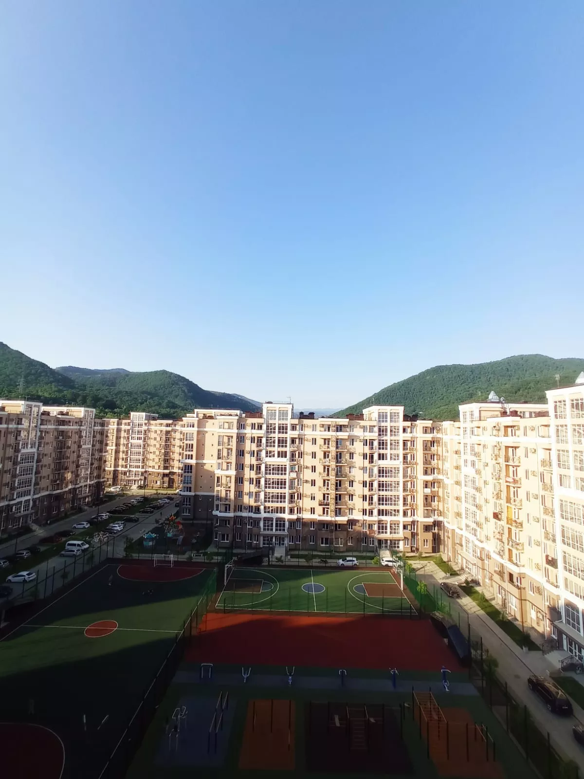 . Квартира в многоквартирном доме Квартира под ключ с балконом в элитном ЖК СЕМЕЙНЫЙ . Лазаревское