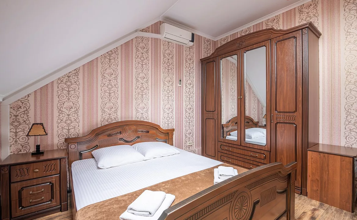 Трёхместный стандарт. Мини отель «Эдельвейс». Адлер