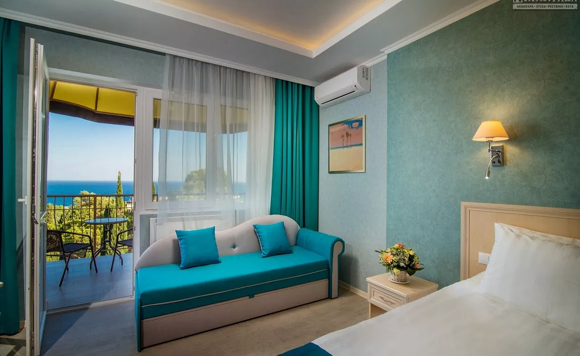 Стандарт с видом на море. Отель Семейный отель Атлантида. Ялта